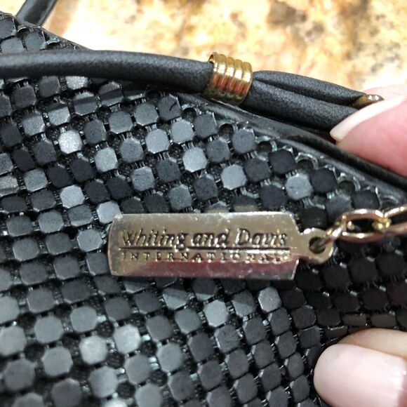 WHITING & DAVIS - Flat Black Chainmail Shoulder Bag/Needs Small Repair (See Pic) - Picture 13 of 14